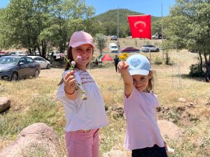 BAŞKAN USTAOĞLU, ÇAT VE GEVREKLİ ŞENLİKLERİNE KATILDI