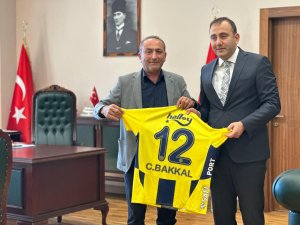 Fenerbahçeliler Kaymakam Cevdet Bakkal 'ı ziyaret etti