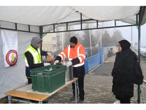 FİNAL HAFTASINDA ÖĞRENCİLERE SICAK ÇOKBA İKRAMI